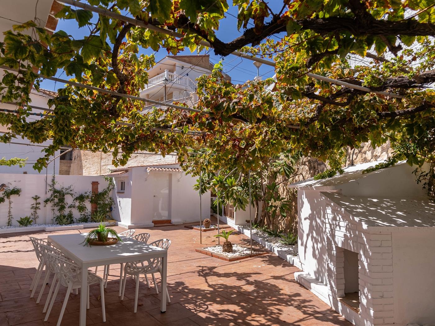 image Appartement · Vélez-Málaga · ★4,80 · 3 chambres · 4 lits · 2 salles de bain 20