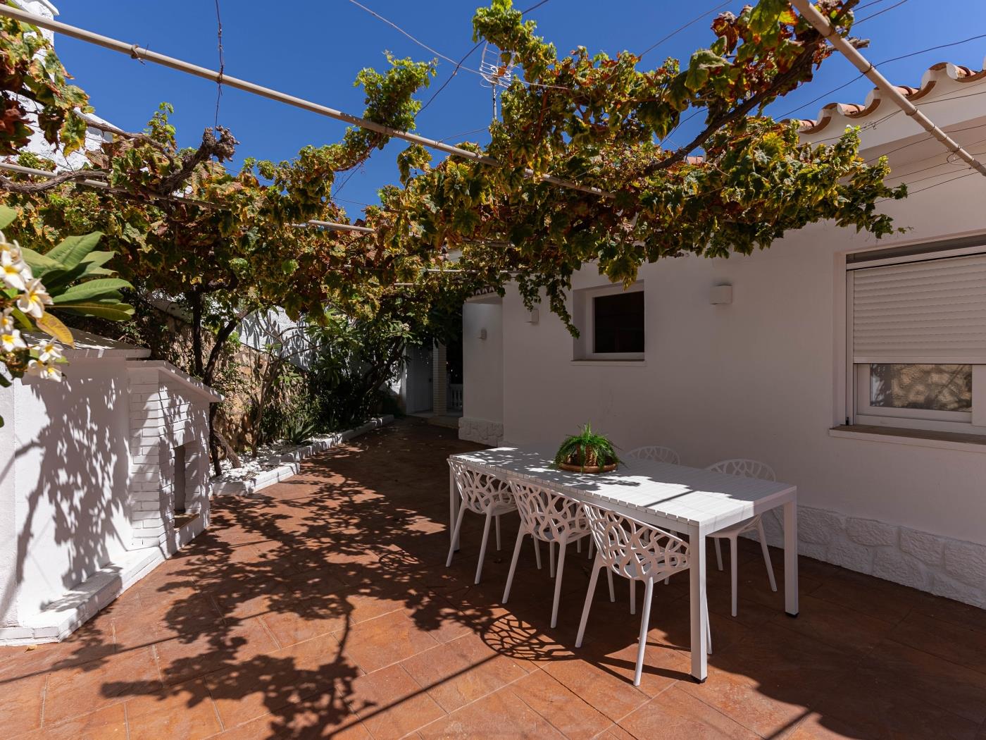 image Appartement · Vélez-Málaga · ★4,80 · 3 chambres · 4 lits · 2 salles de bain 21