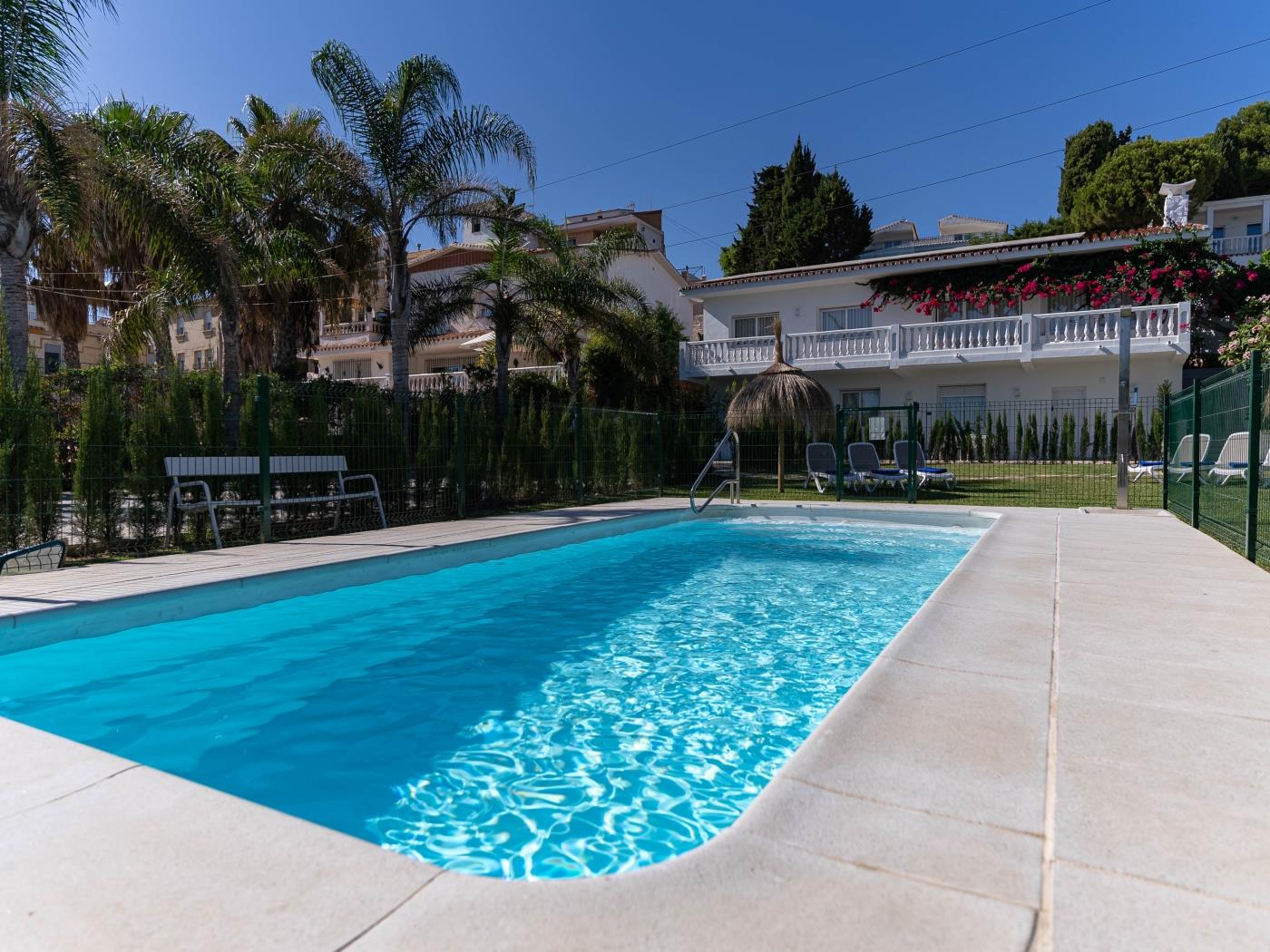 image Appartement · Vélez-Málaga · ★4,80 · 3 chambres · 4 lits · 2 salles de bain 28