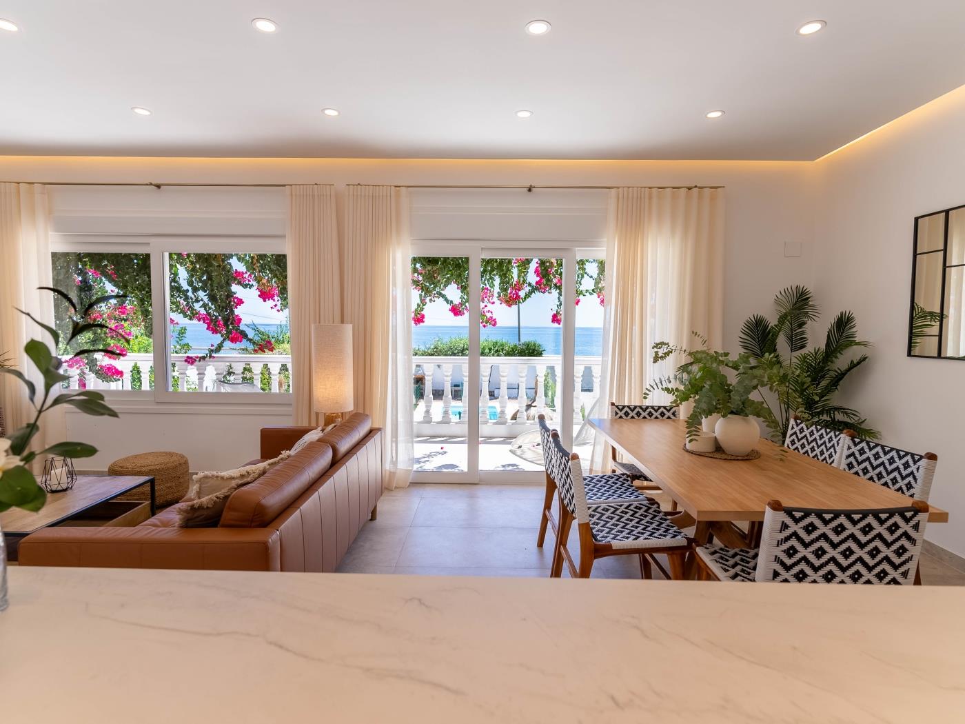 image Appartement · Vélez-Málaga · ★4,80 · 3 chambres · 4 lits · 2 salles de bain 3