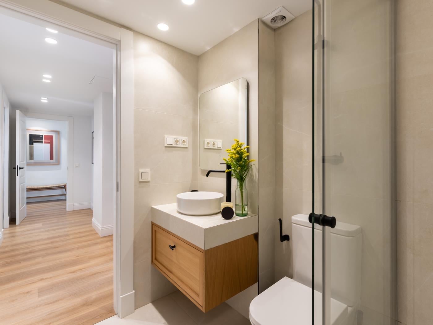 image Donoso Cortes Free parking by ELE Apartments 22