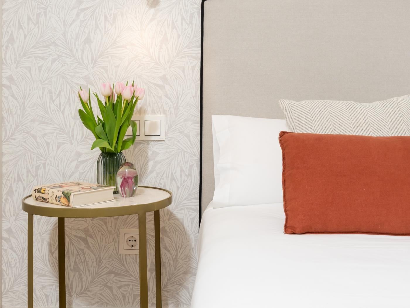 image Donoso Cortes Free parking by ELE Apartments 25