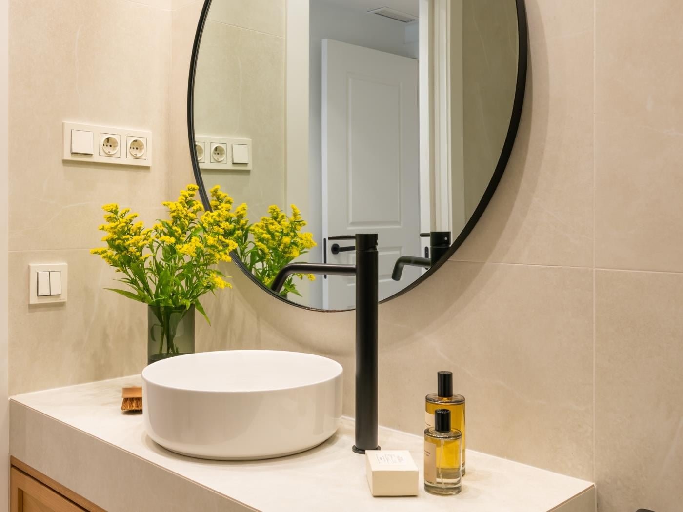 image Donoso Cortes Free parking by ELE Apartments 28