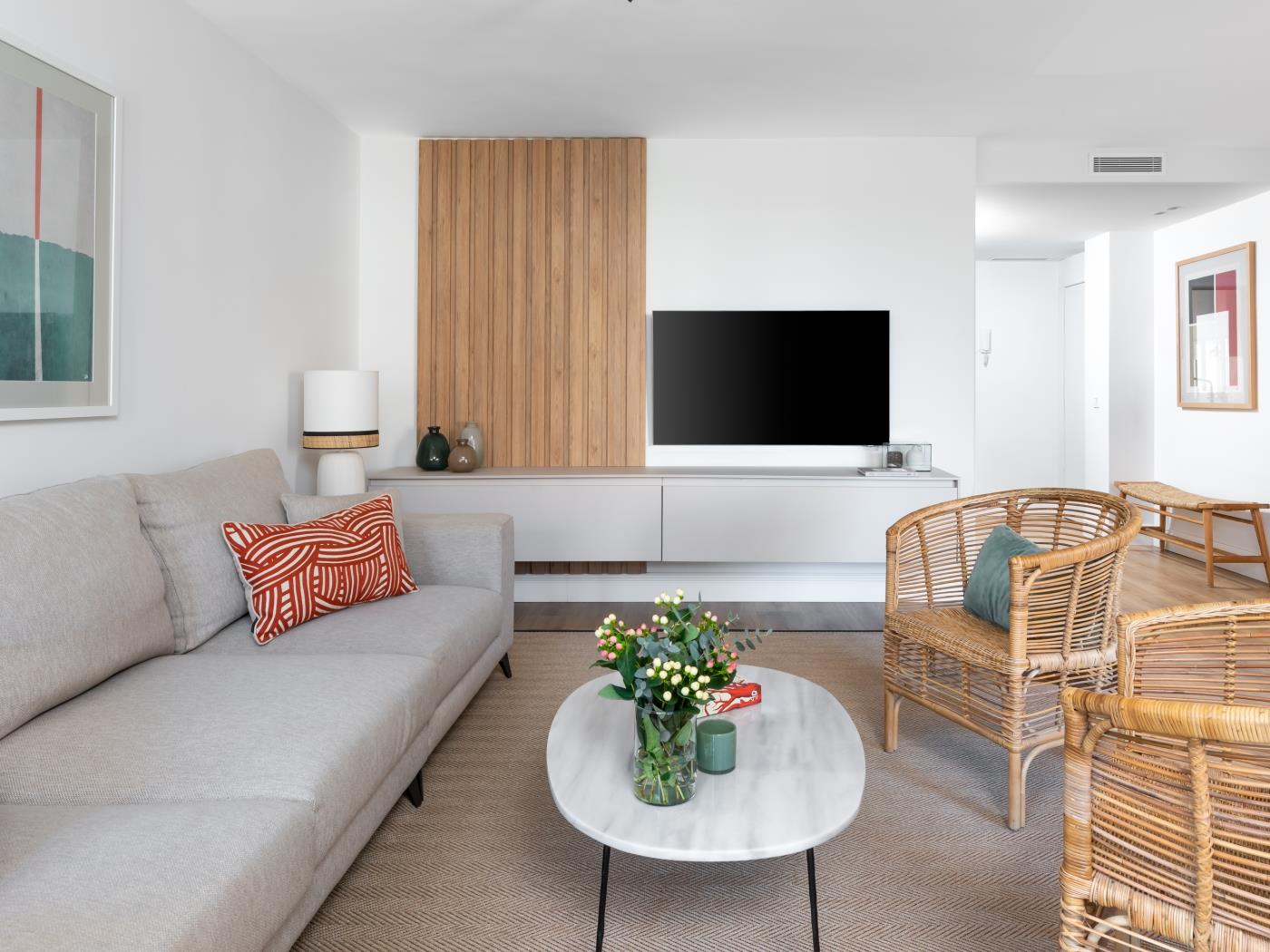 image Donoso Cortes Free parking by ELE Apartments 2