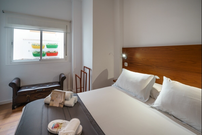 image Minimal Rooms I by ELE Apartments 9