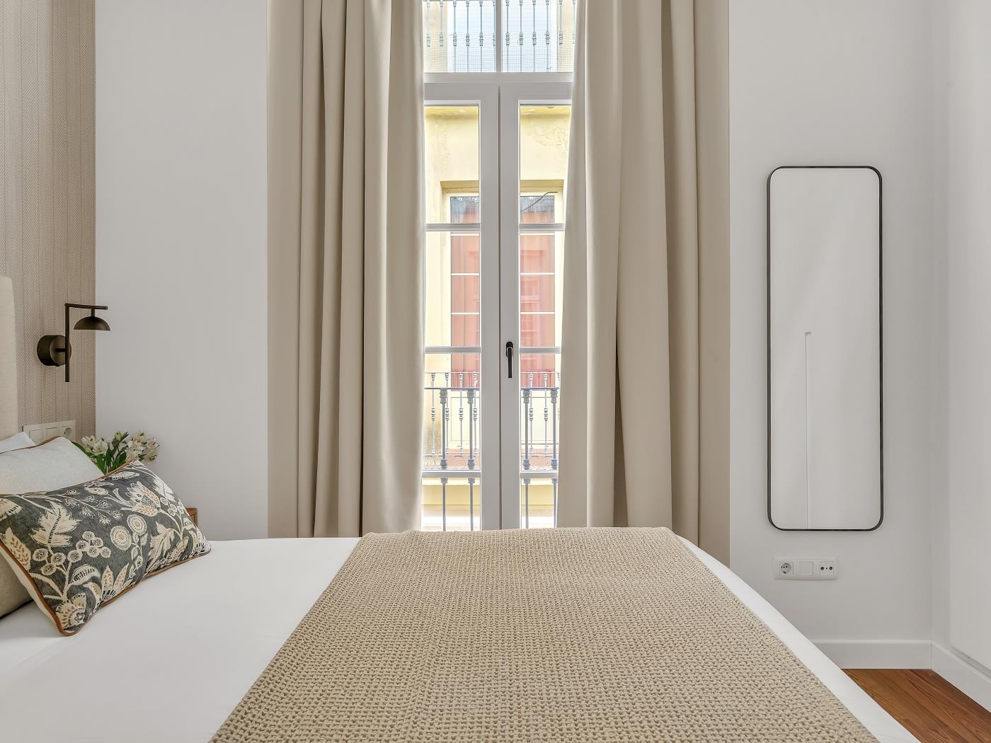 image Minimal Rooms II by ELE Apartments 10