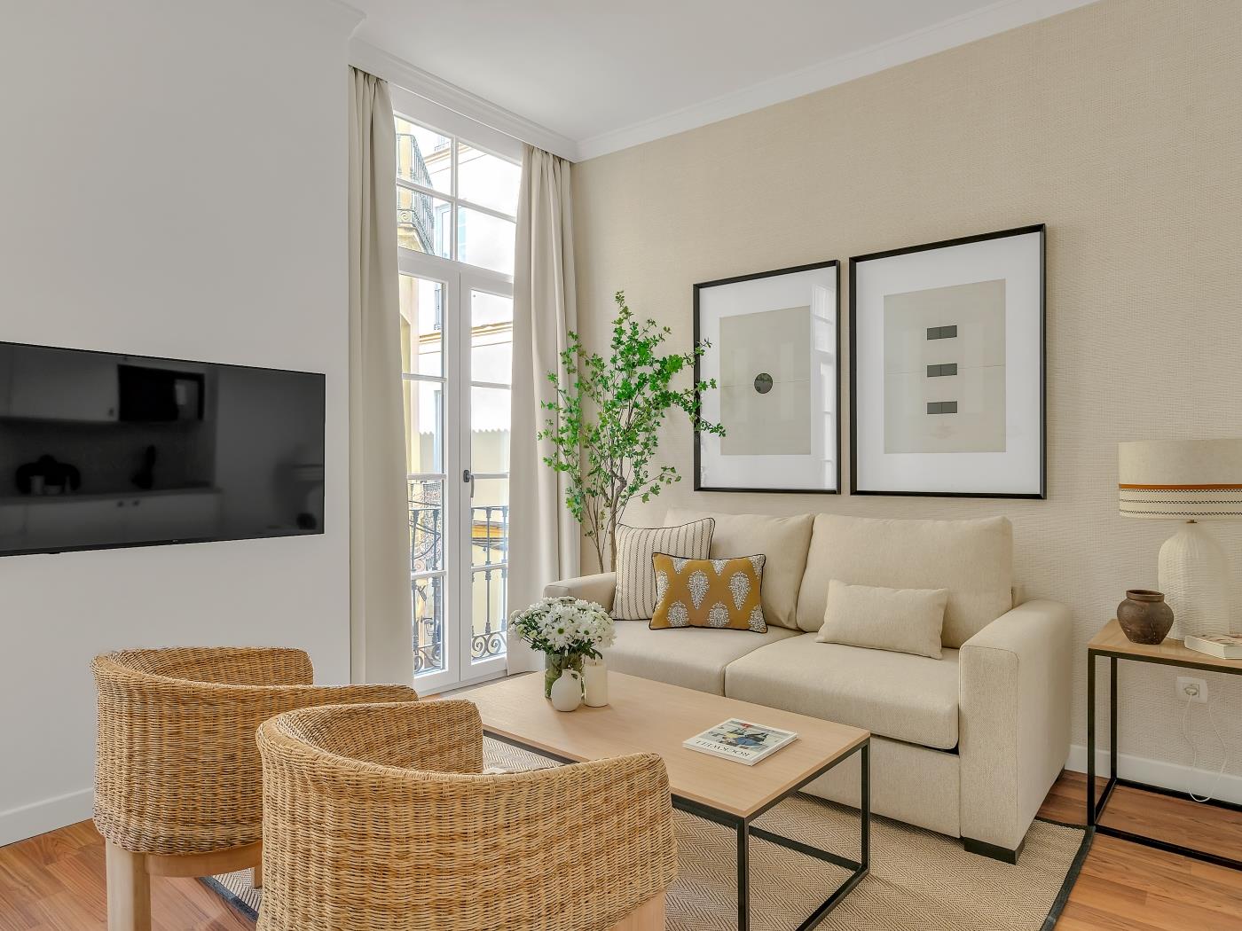 image Minimal Rooms II by ELE Apartments 12