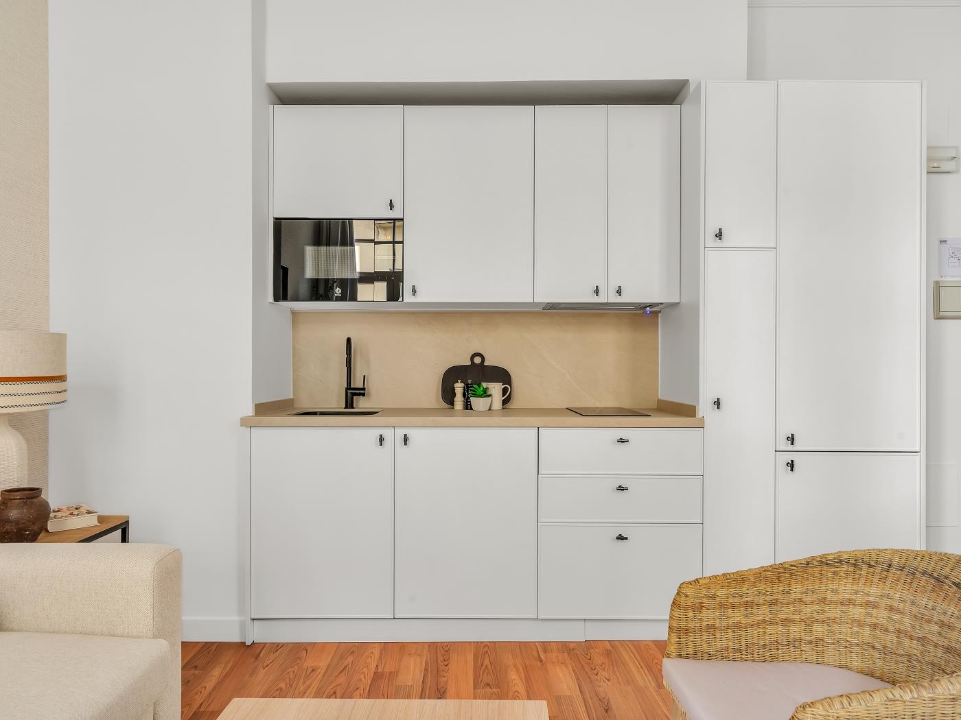 image Minimal Rooms II by ELE Apartments 13