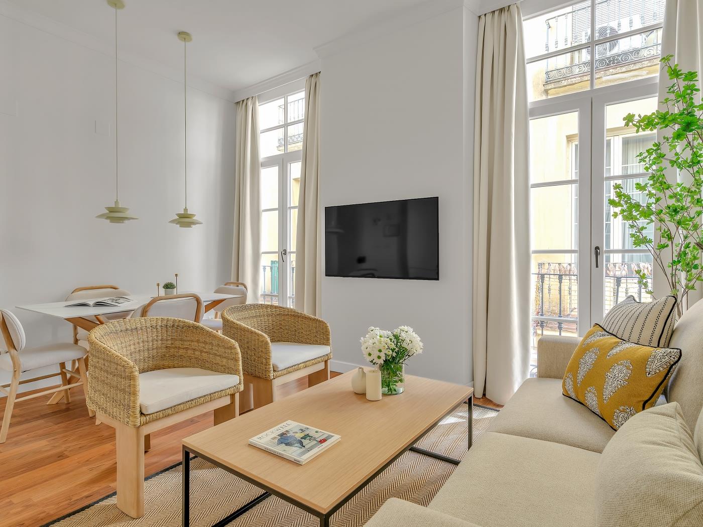 image Minimal Rooms II by ELE Apartments 5