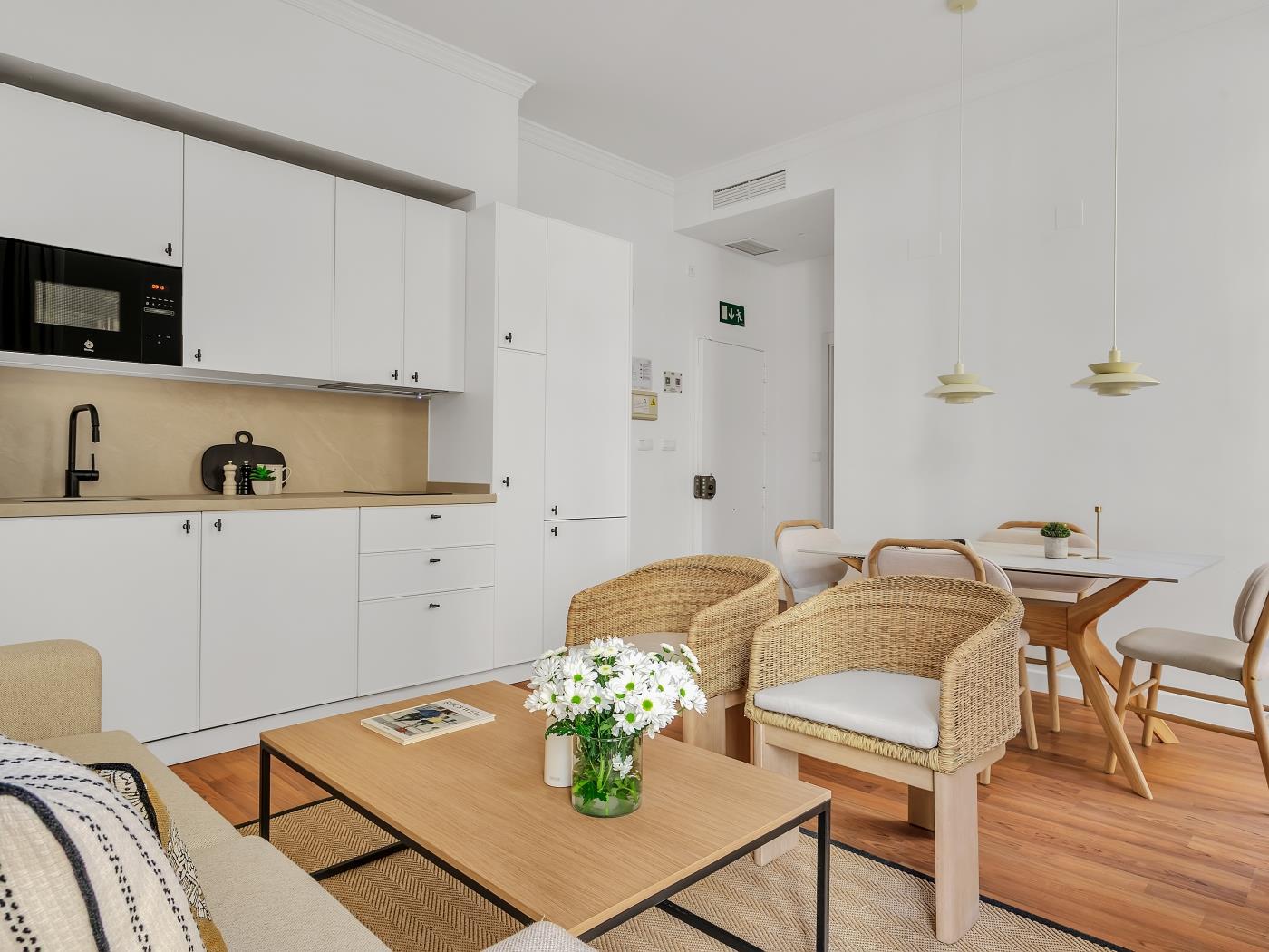 image Minimal Rooms II by ELE Apartments 7