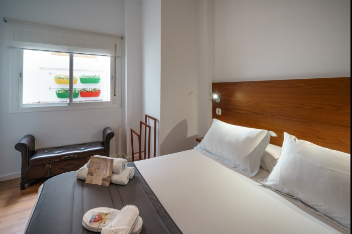 image Minimal Rooms V by ELE Apartments 7