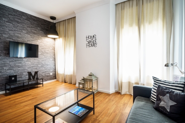 image Minimal Rooms VI by ELE Apartments 1