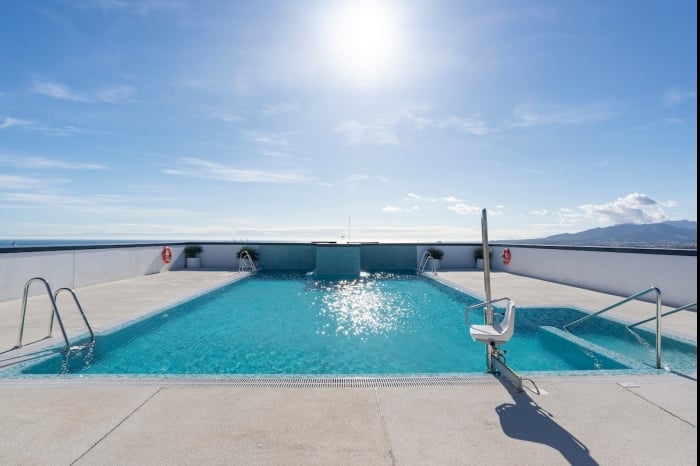 image Skyline VII Pool Coworking by ELE Apartments 18
