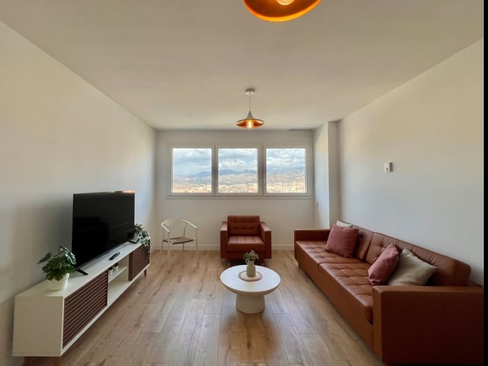 image Skyline VII Pool Coworking by ELE Apartments 1