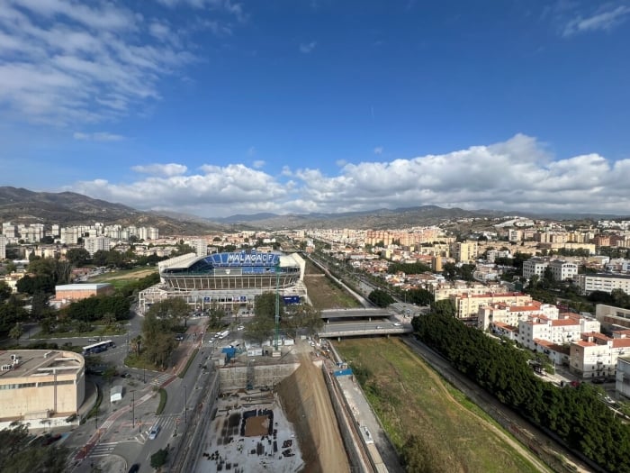 image Skyline VII Pool Coworking by ELE Apartments 21