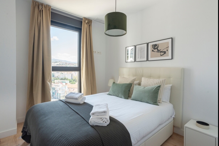 image Skyline III Pool & Coworking by ELE Apartments 10