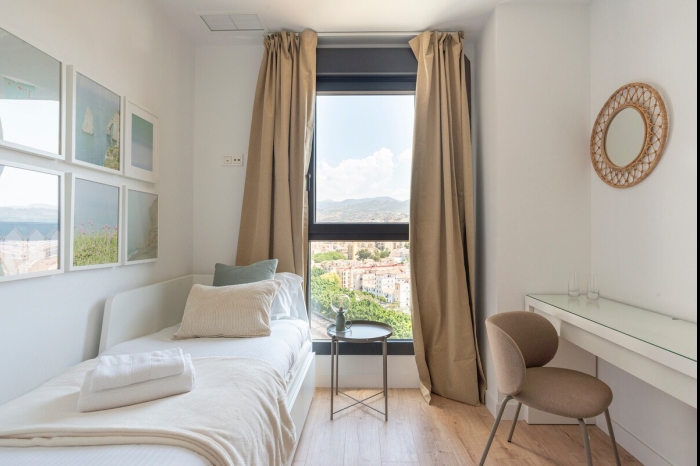 image Skyline III Pool & Coworking by ELE Apartments 14