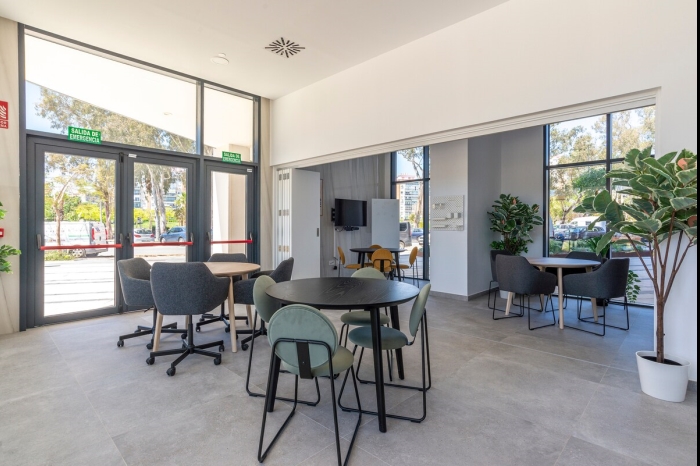 image Skyline III Pool & Coworking by ELE Apartments 32
