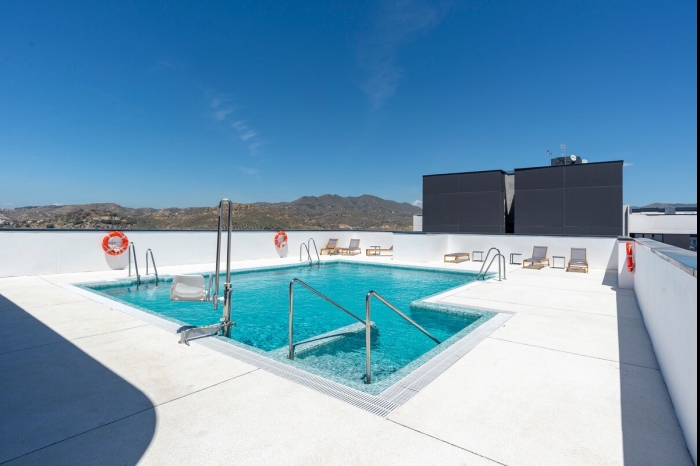 image Skyline VI Pool Coworking by ELE Apartments 10