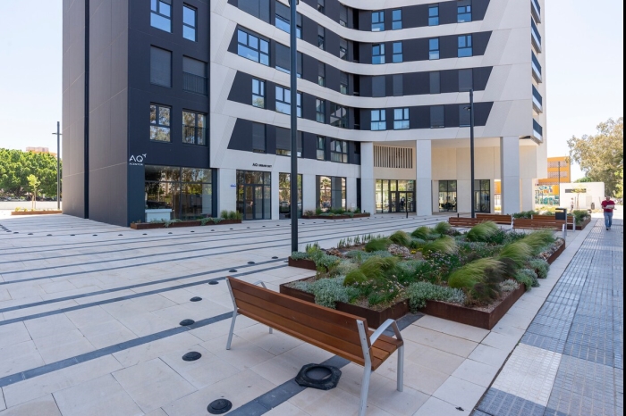 image Skyline VI Pool Coworking by ELE Apartments 20