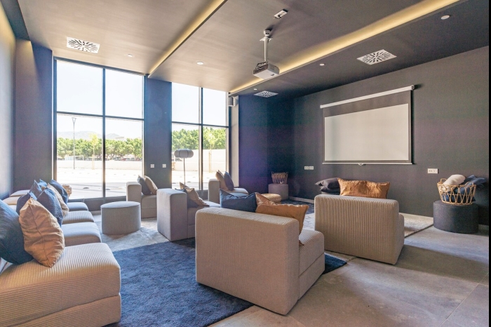 image Skyline VI Pool Coworking by ELE Apartments 22