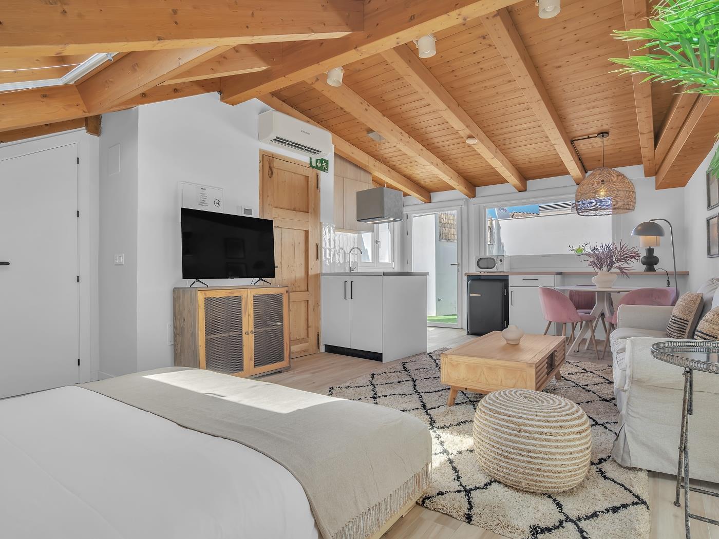 image Boutique Stay 5* Málaga Old Town by ELE Apartments 1