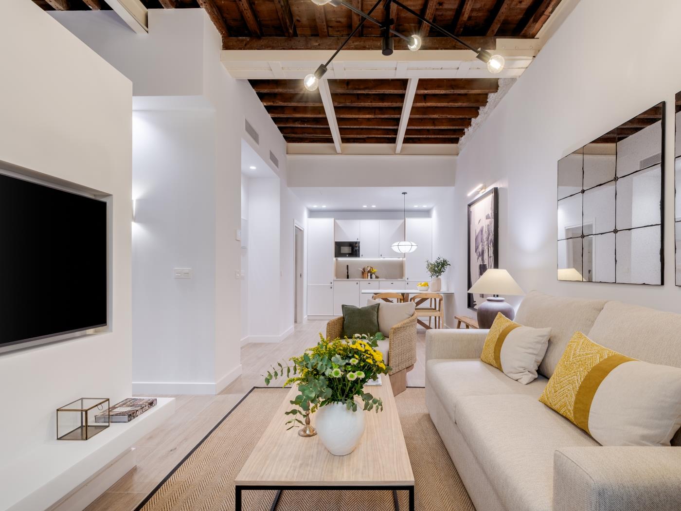 image Minimal Rooms IX by ELE Apartments 11