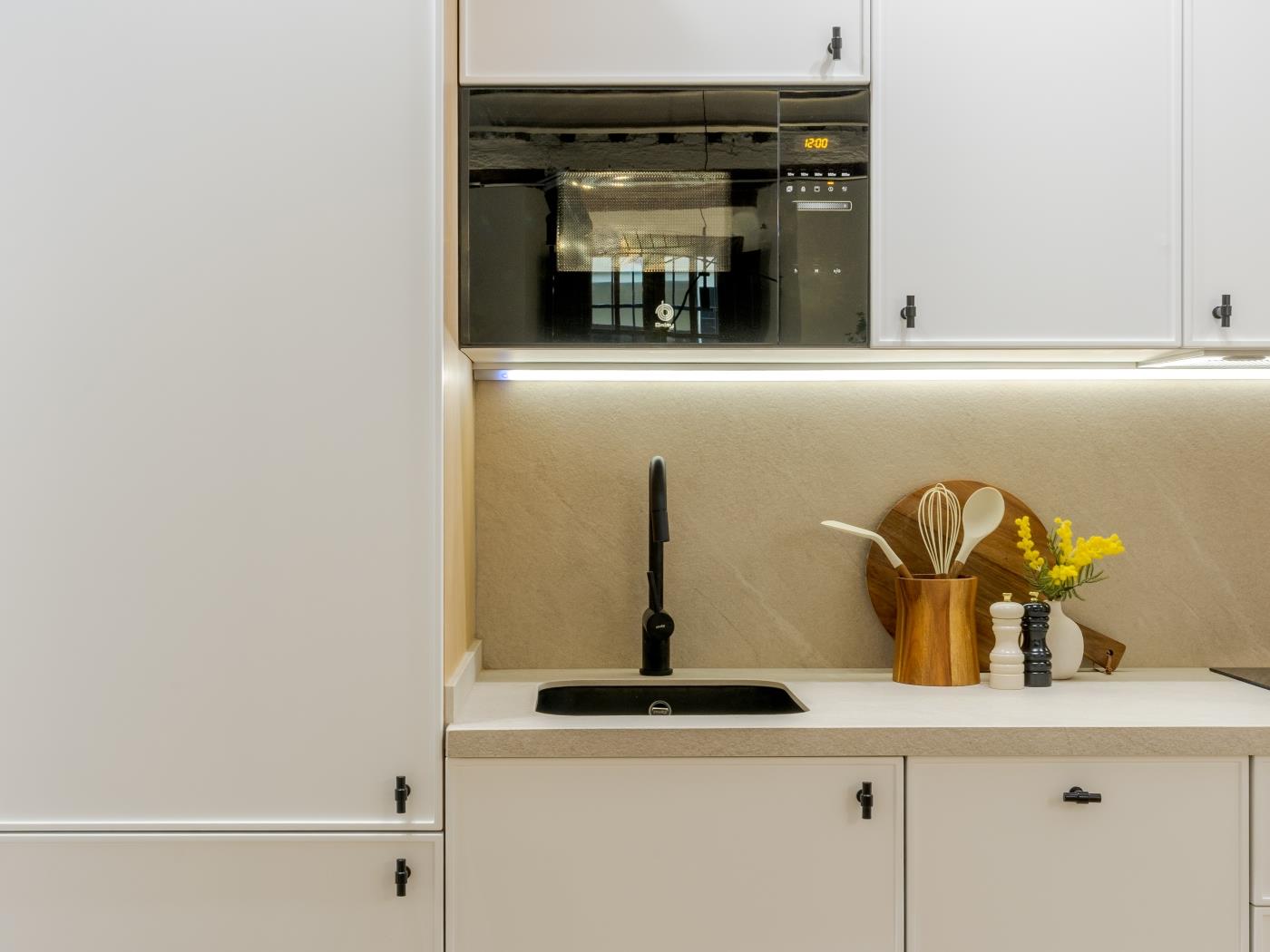 image Minimal Rooms IX by ELE Apartments 16