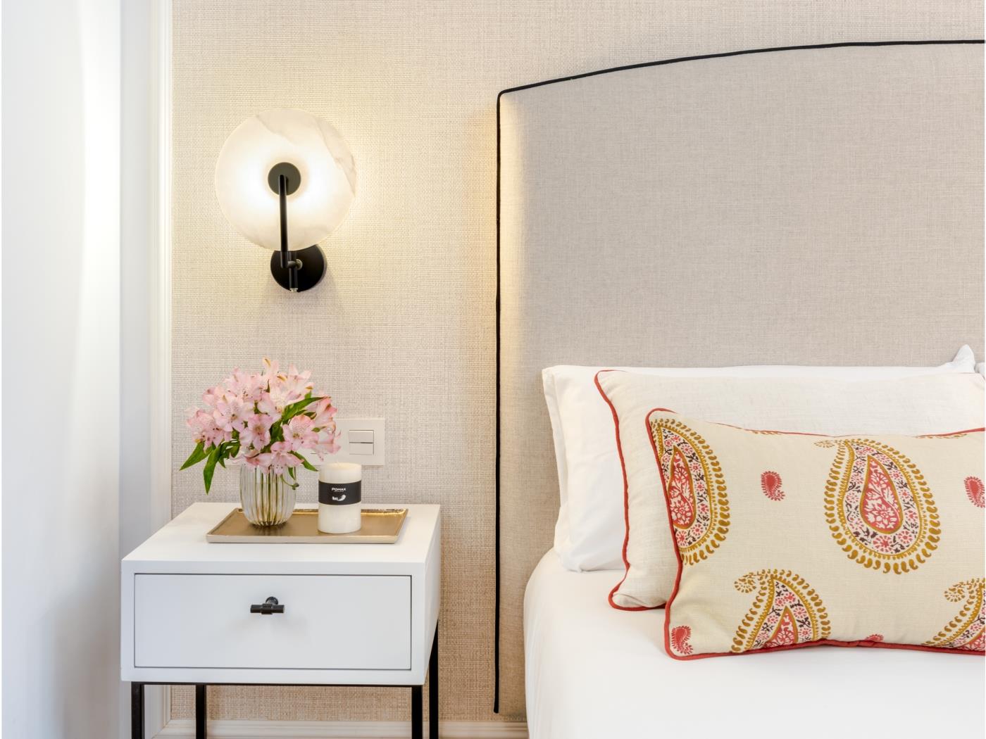 image Minimal Rooms IX by ELE Apartments 19