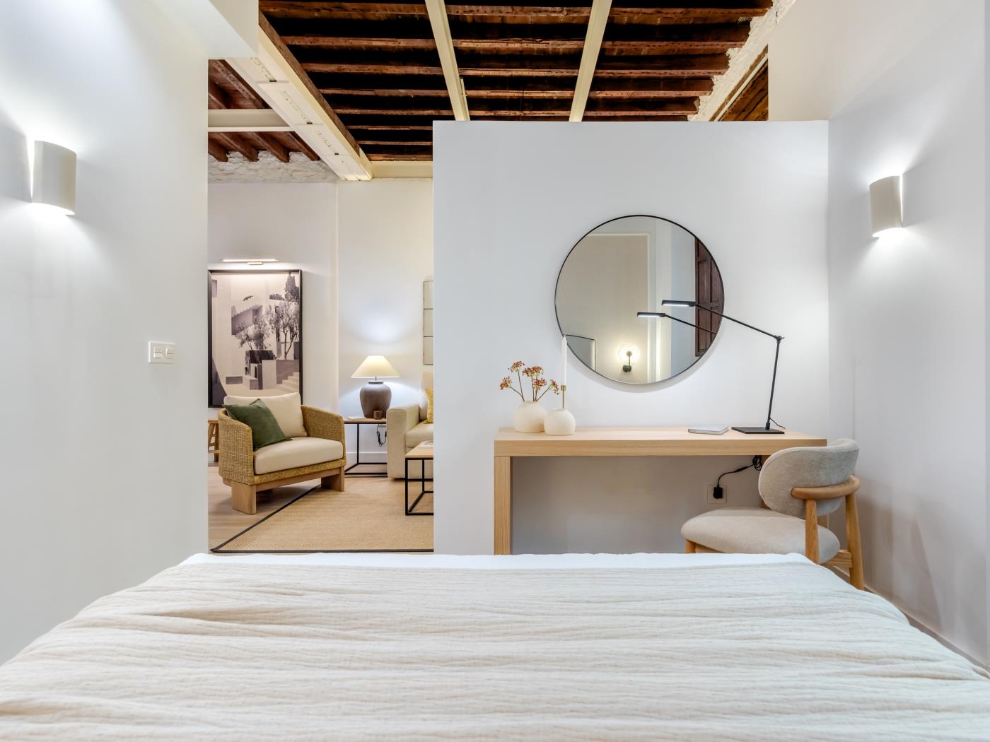 image Minimal Rooms IX by ELE Apartments 21
