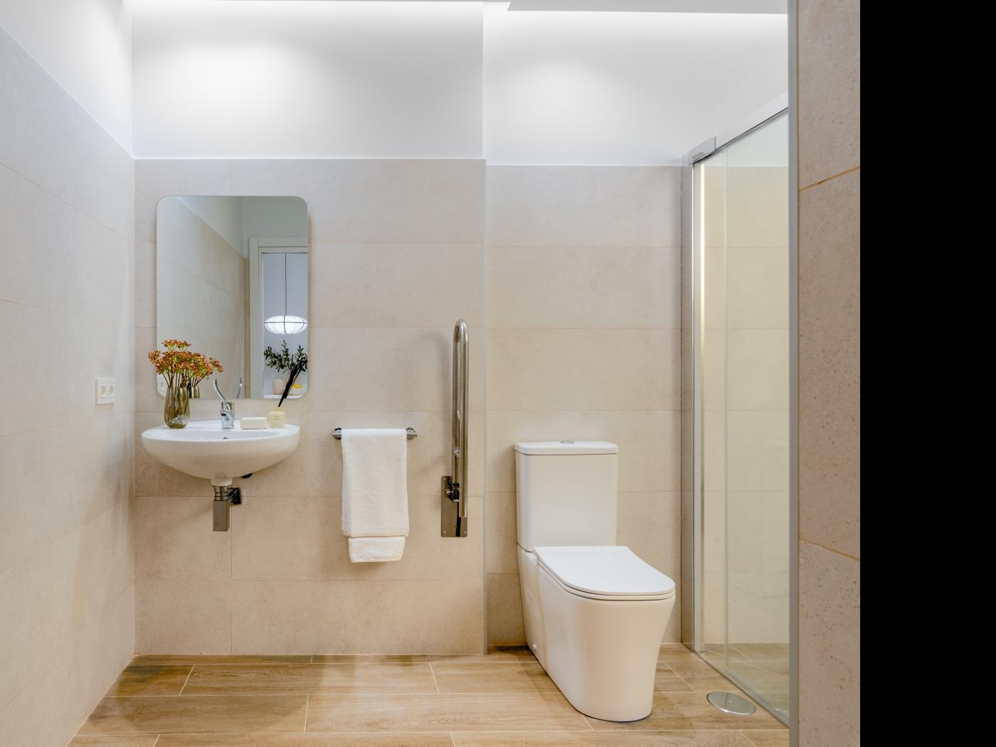 image Minimal Rooms IX by ELE Apartments 22