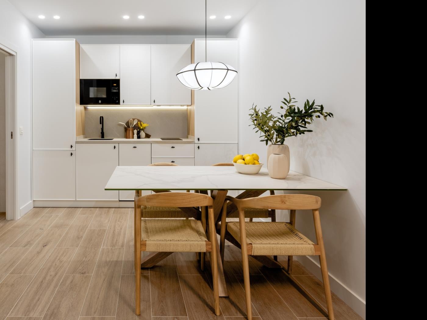 image Minimal Rooms IX by ELE Apartments 23