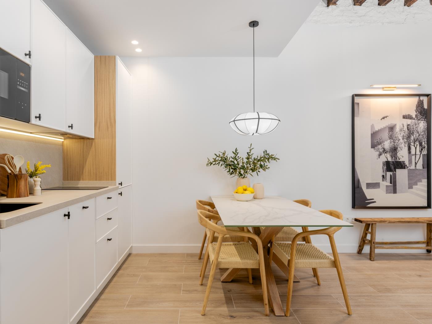 image Minimal Rooms IX by ELE Apartments 25