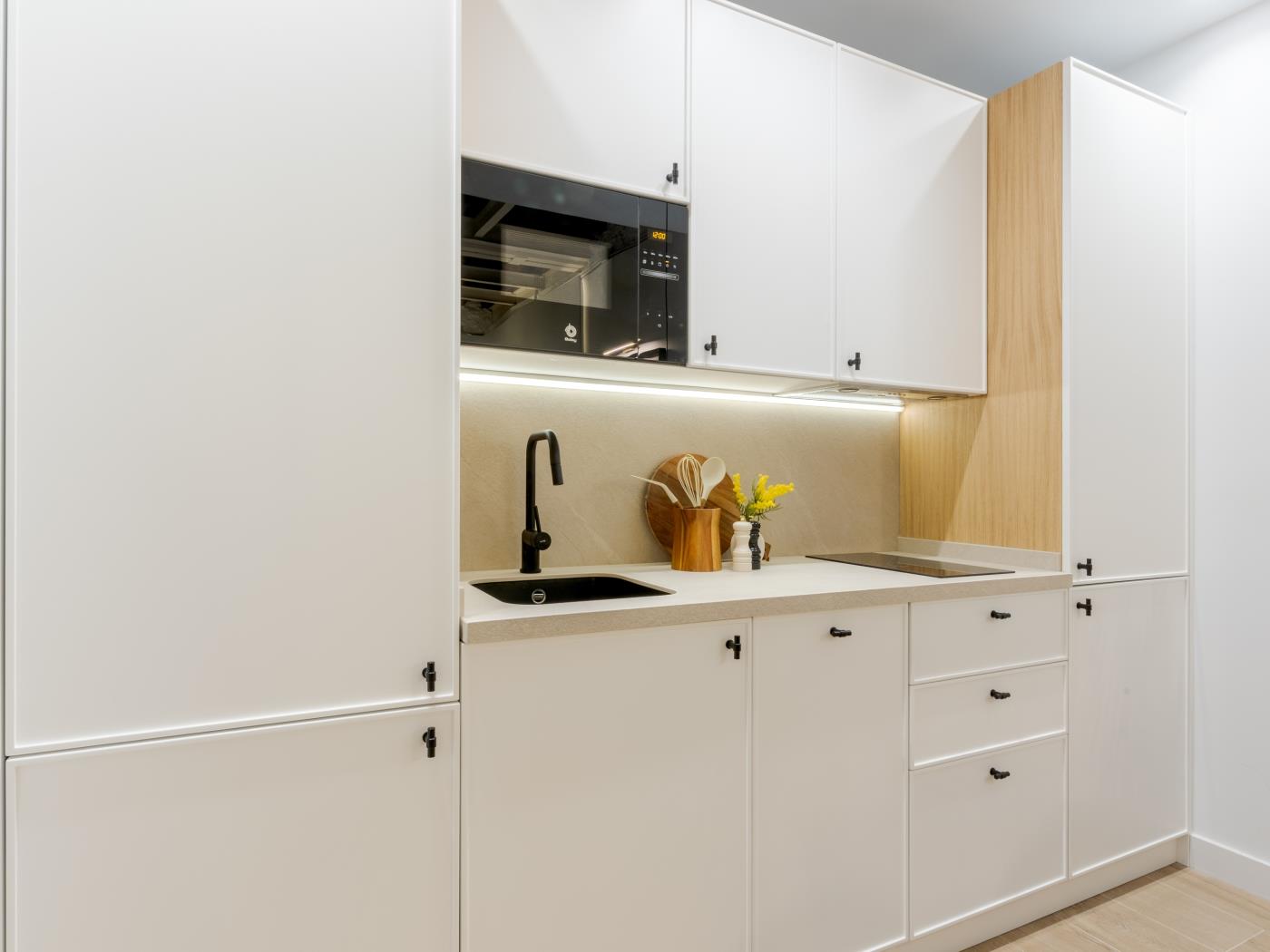 image Minimal Rooms IX by ELE Apartments 26
