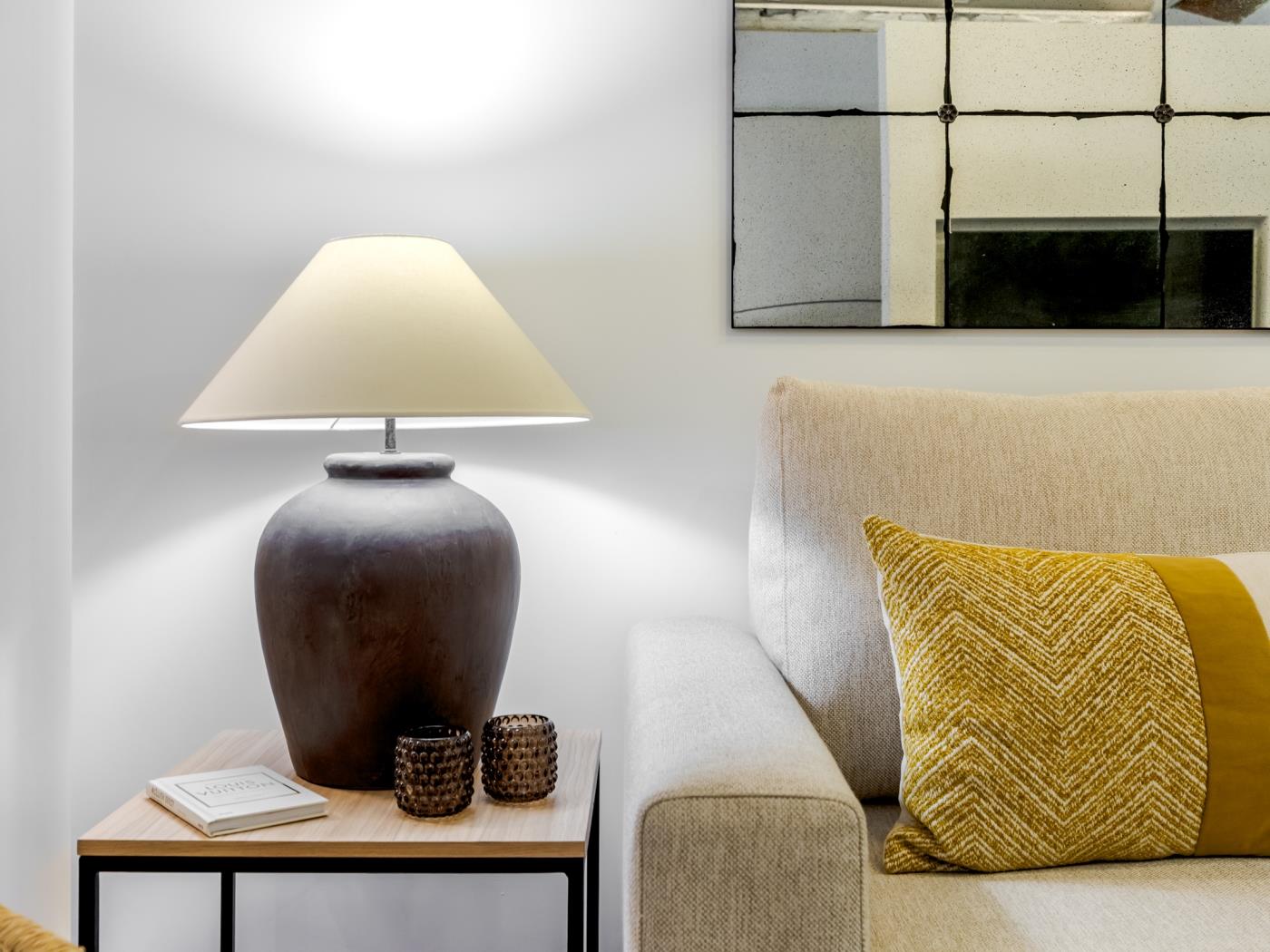 image Minimal Rooms IX by ELE Apartments 4