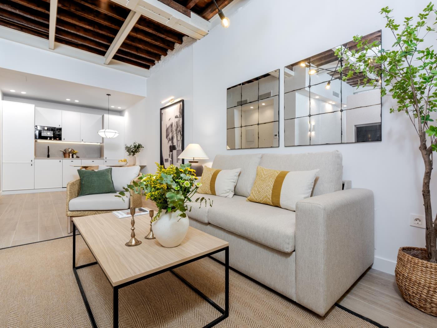 image Minimal Rooms IX by ELE Apartments 7