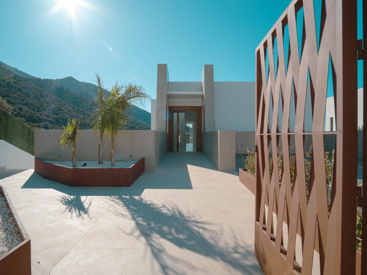 image Luxury Villa Sunset Hills by ELE Apartments 23