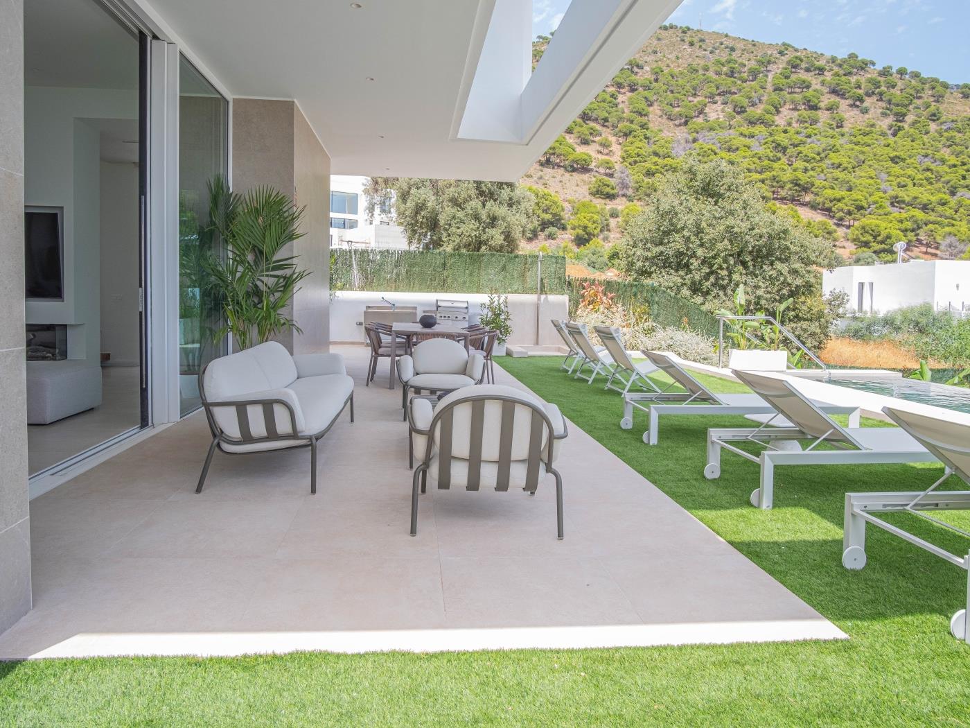 image Luxury Villa Sunset Hills by ELE Apartments 8