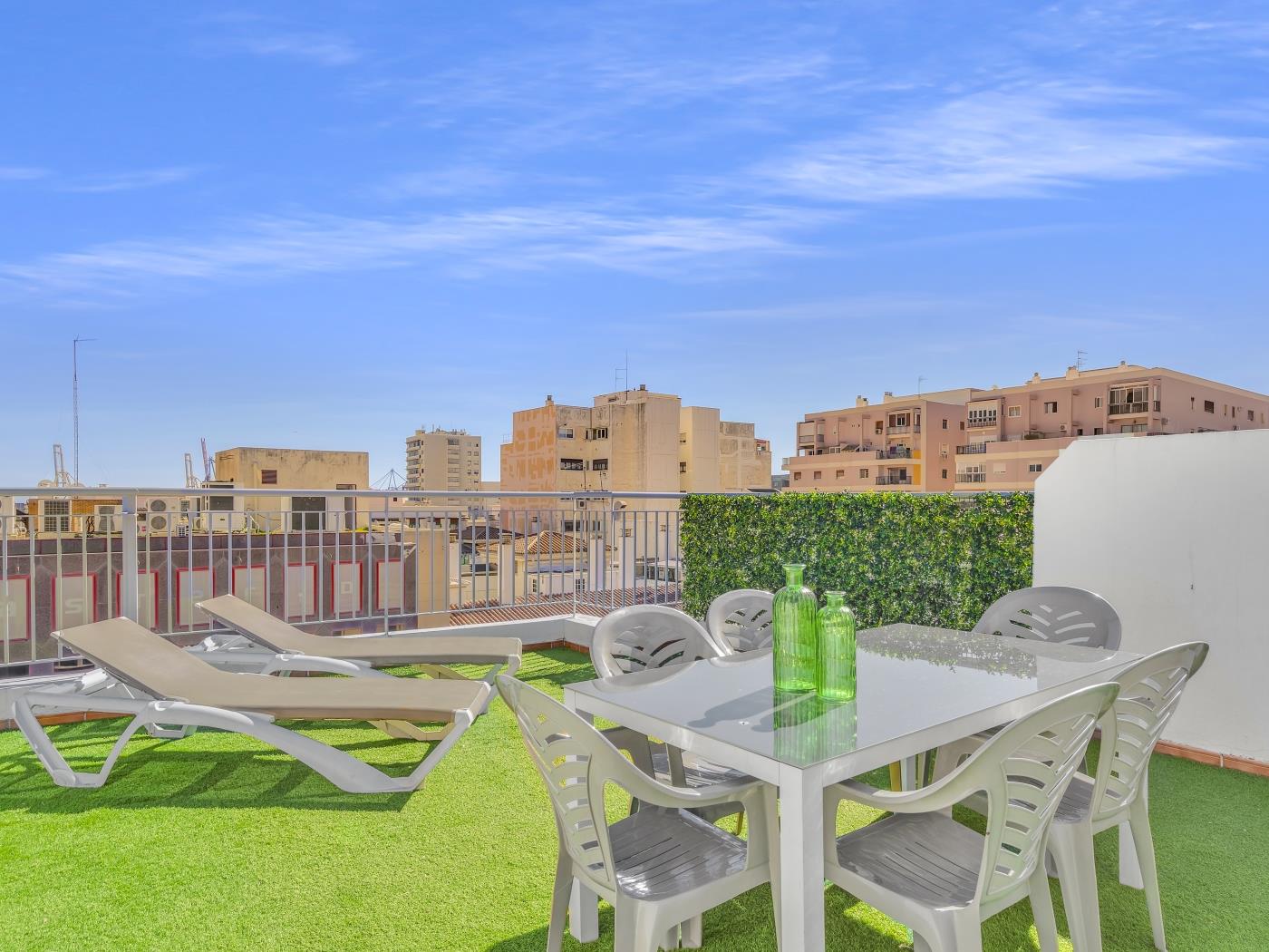 image Espectacular Dúplex con Terraza Privada y Vistas Impresionantes 2