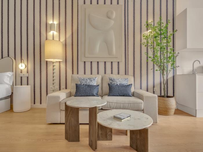 Stylish Studio Private Entrance by ELE Apartments