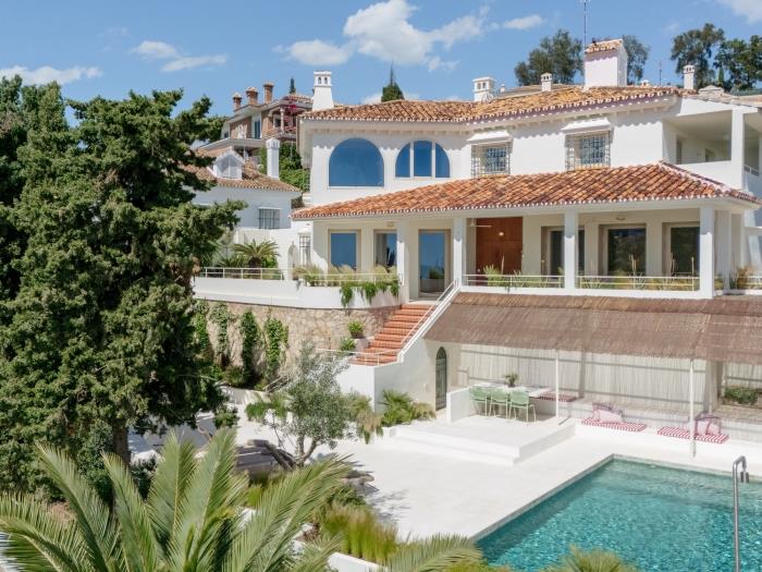 Luxury Villa & private pool by ELE Apartments