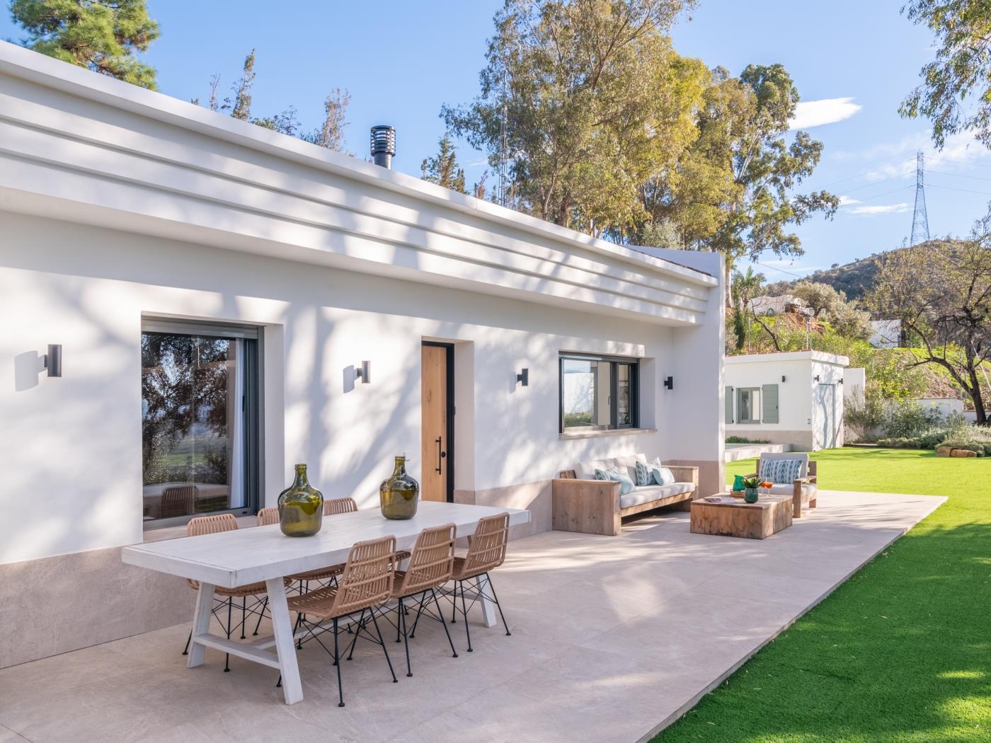image Luxury Rural Villa & Pool by ELE Apartments 18