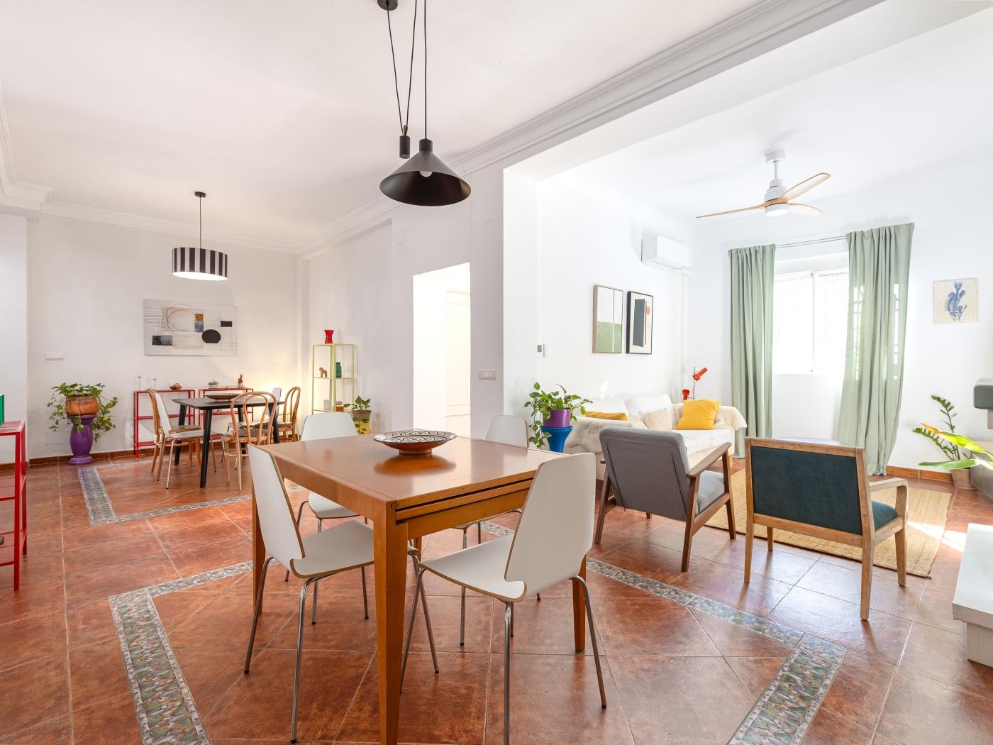 image Central House with Terrace & Patio by ELE Apartments 1