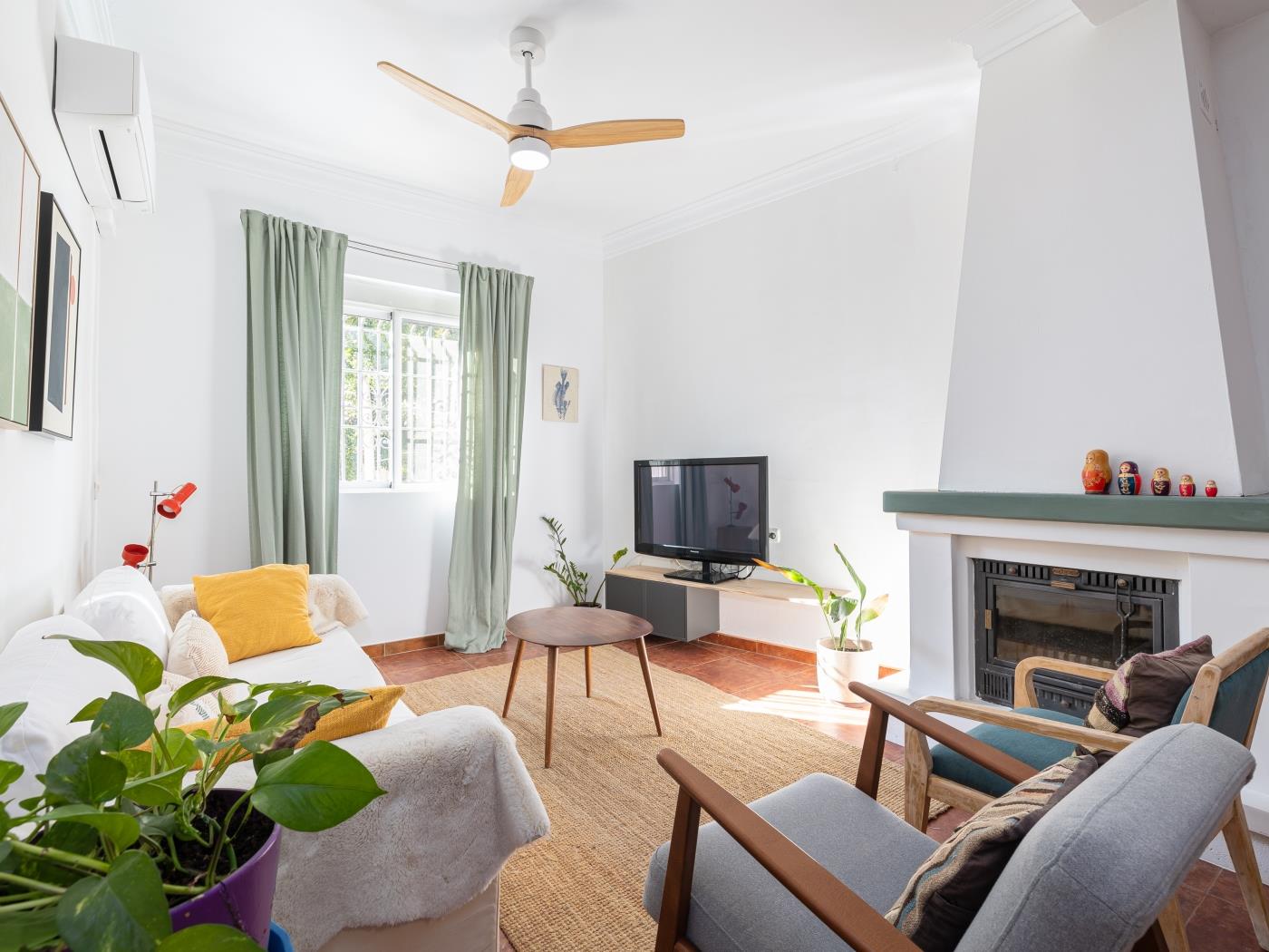 image Central House with Terrace & Patio by ELE Apartments 2