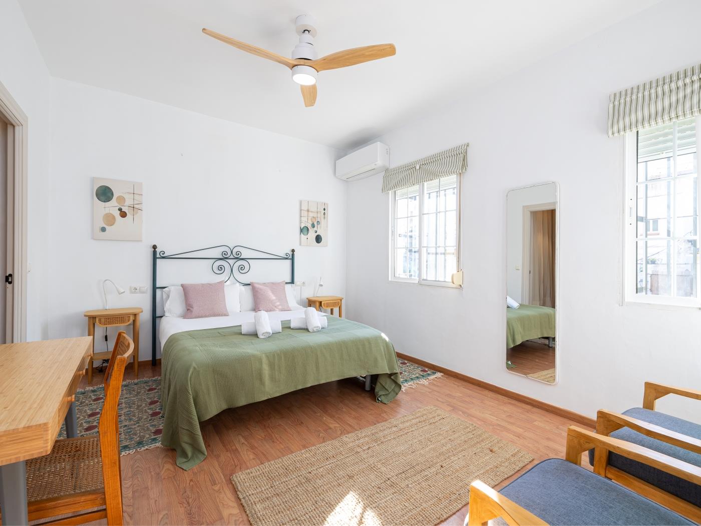 image Central House with Terrace & Patio by ELE Apartments 6