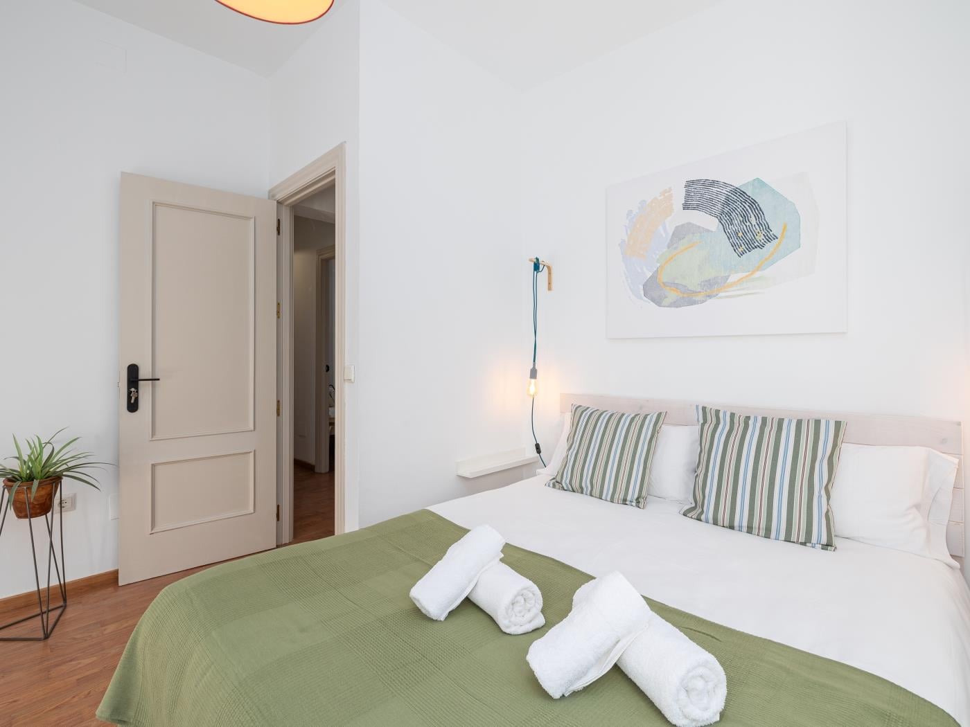 image Central House with Terrace & Patio by ELE Apartments 7