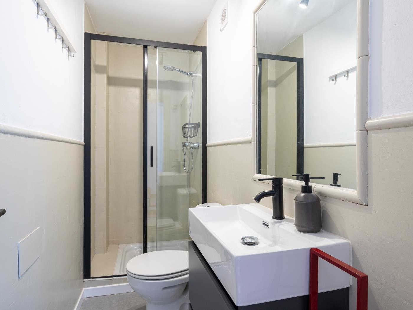 image Central House with Terrace & Patio by ELE Apartments 9