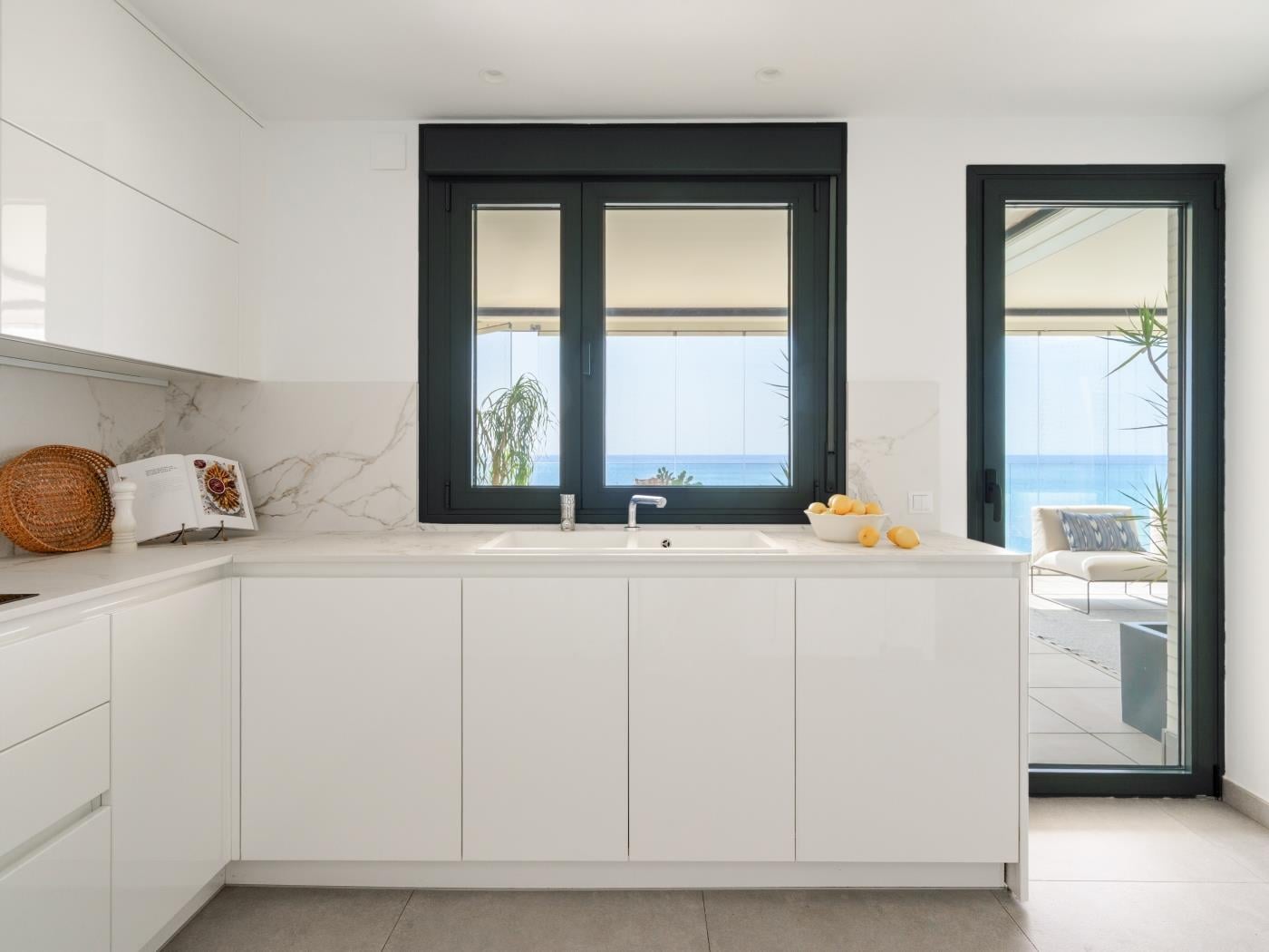 image Beachfront Penthouse & Pool by ELE Apartments 12