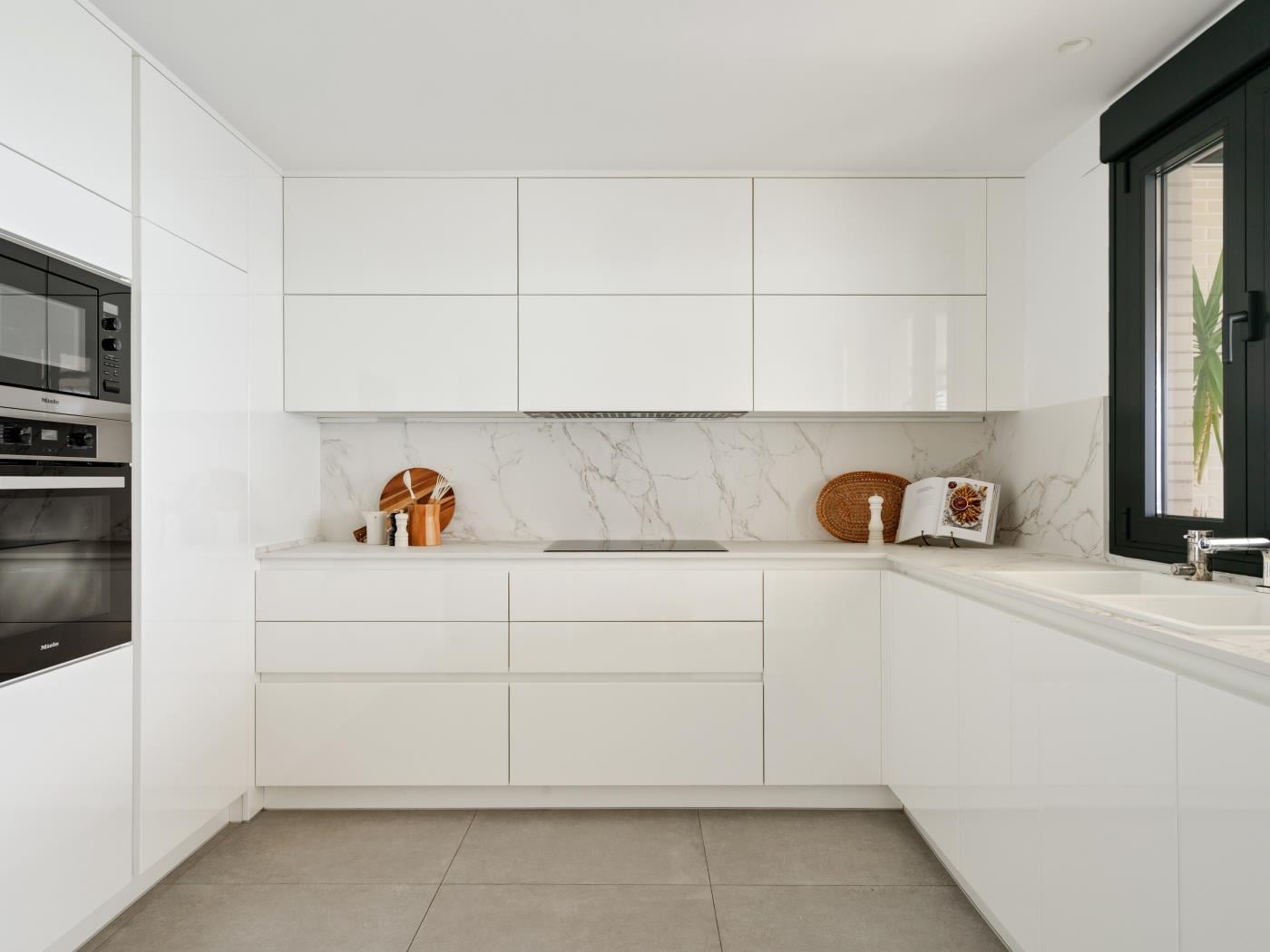 image Beachfront Penthouse & Pool by ELE Apartments 27