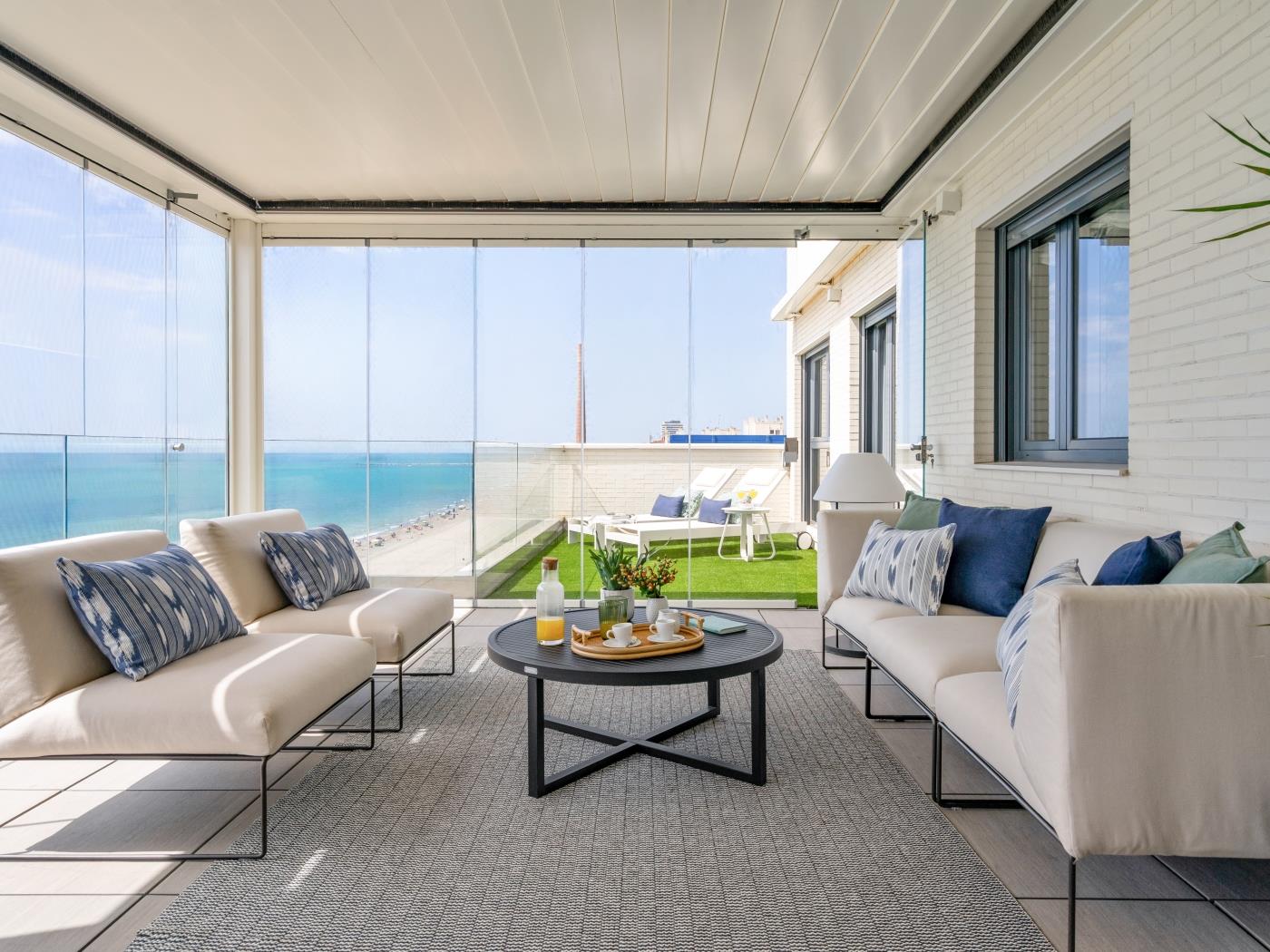 image Beachfront Penthouse & Pool by ELE Apartments 5